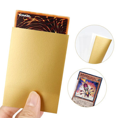 Dorada espalda mate texturizada de corte consistente Premium 62x89 Manos de tarjeta Yugioh