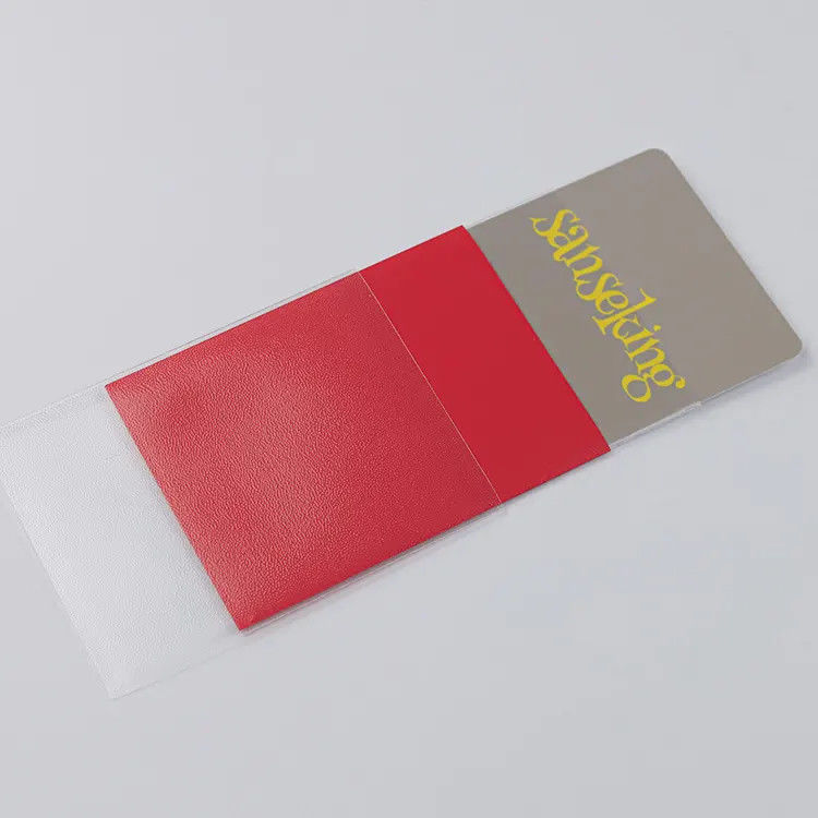 Protectores de tarjetas de plástico de PP transparentes compatibles Manchas de tarjetas triplas mate de gran tamaño impermeables para el comercio Manchas de centavo